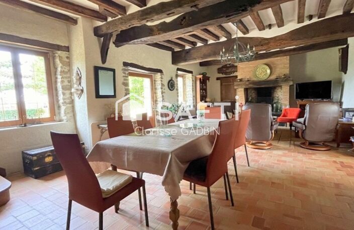 Magnifique propriété avec longère rénovée avec 3 chambres, piscine couverte, 16 hectares de terrain dont bois — photo 5