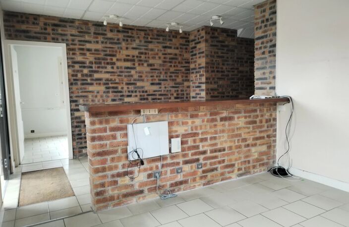 LOCAL COMMERCIAL – 3 BUREAUX – ZI DE SOUPPES-SUR-LOING — photo 3