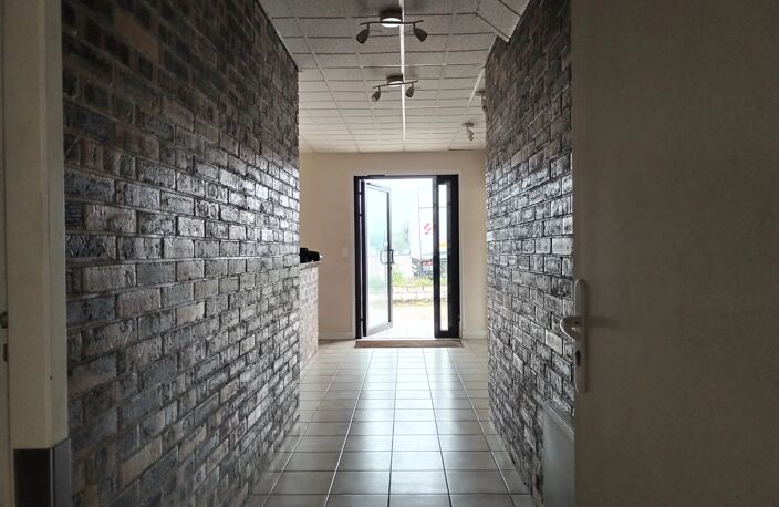 LOCAL COMMERCIAL – 3 BUREAUX – ZI DE SOUPPES-SUR-LOING — photo 4