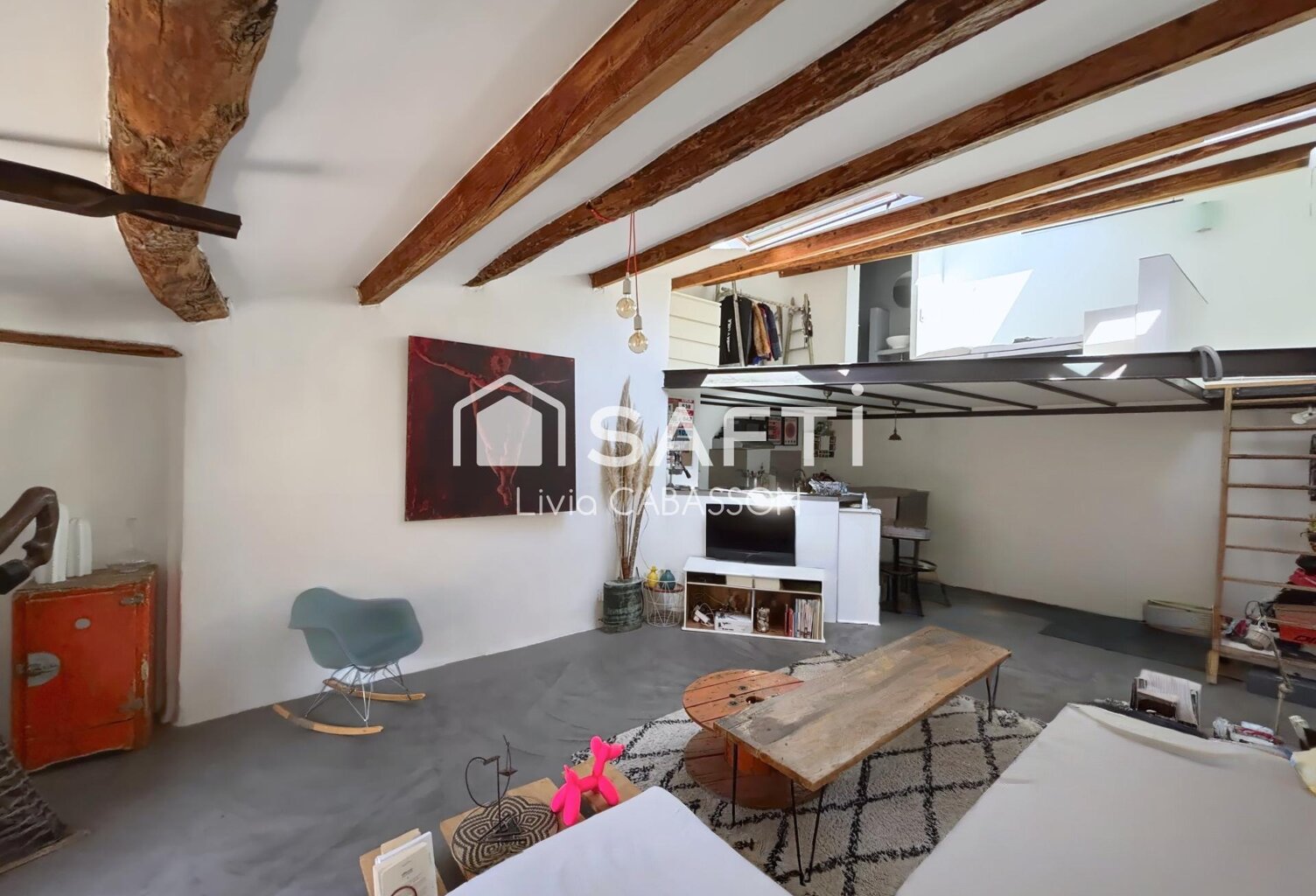 Joli Appartement T2 bis atypique en plein coeur de Trets — photo 1