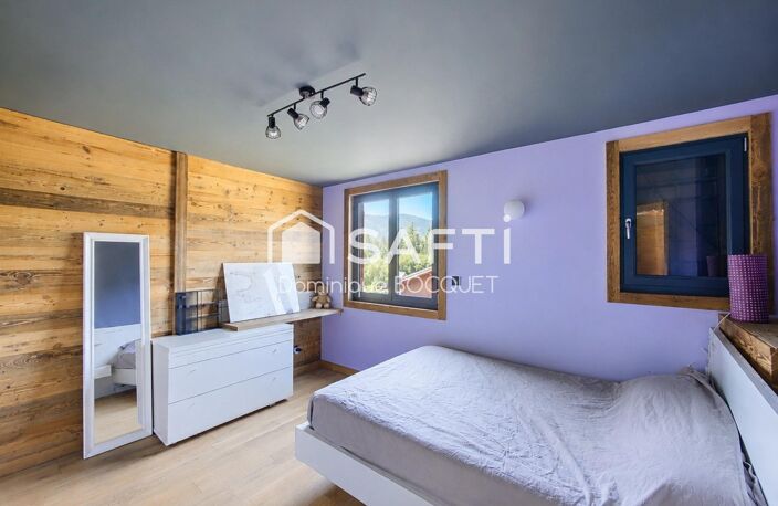 Chalet d'exception, refait à neuf 4 pièces, 3 chambres, garage, parking et terrain privatif. — photo 5