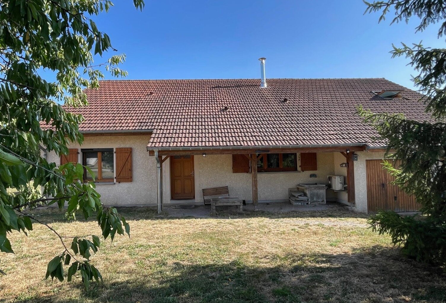Maison familiale grand terrain — photo 1