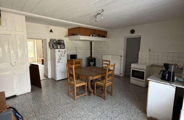 Donner vie à vos projets, Maison avec grange, offrant un beau potentiel d'aménagement ! — photo 2