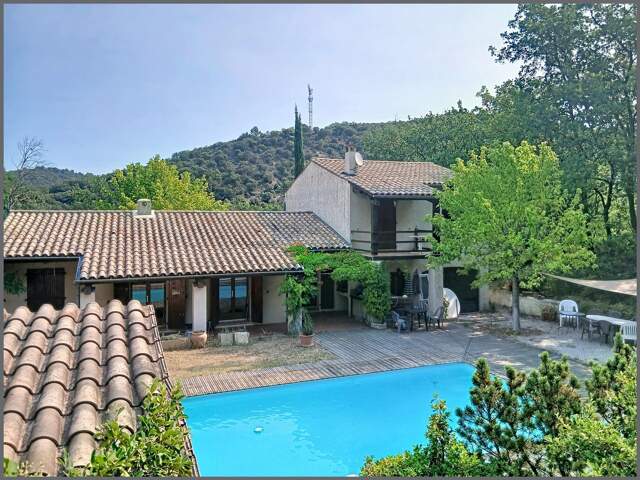 Coup de cœur au cœur du Verdon  Maison familiale avec piscine sur un terrain arboré de 3 880 m² — photo du bien