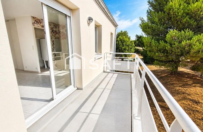 Les Sables-d'Olonne  Élégant T2 avec balcon, piscine, faibles charges et place de stationnement privatif — photo 3