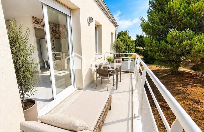 Les Sables-d'Olonne  Élégant T2 avec balcon, piscine, faibles charges et place de stationnement privatif — photo 4