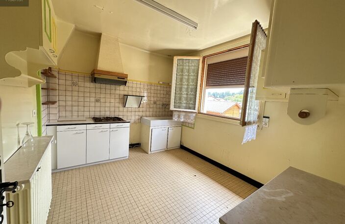 Proche du centre ville, quartier calme, Maison 4 chambres, garage, sur terrain de 630m² — photo 3