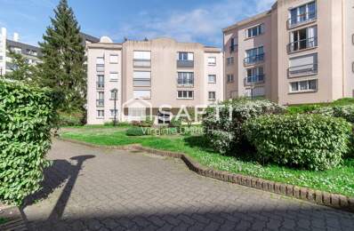 STUDIO de charme, RÉNOVÉ, de 32m2, CARREZ, AVEC GRANDE CAVE, à Maurepas, en zone piétone, au calme et proche de toutes commodités! — photo du bien