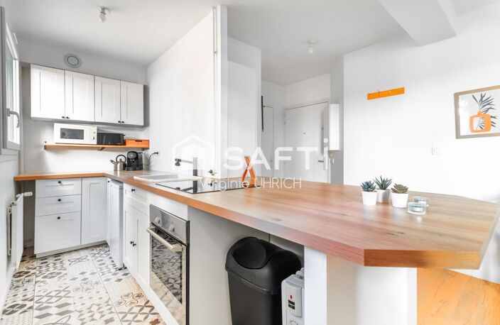 STUDIO de charme, RÉNOVÉ, de 32m2, CARREZ, AVEC GRANDE CAVE, à Maurepas, en zone piétone, au calme et proche de toutes commodités! — photo 2