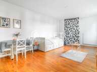 STUDIO de charme, RÉNOVÉ, de 32m2, CARREZ, AVEC GRANDE CAVE, à Maurepas, en zone piétone, au calme et proche de toutes commodités! — photo 3