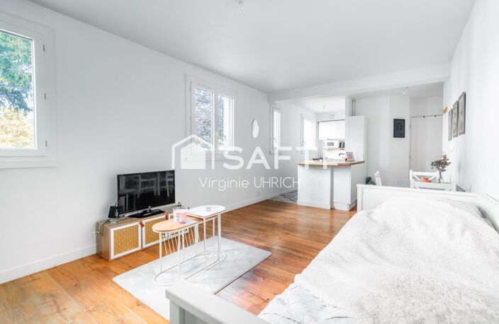 STUDIO de charme, RÉNOVÉ, de 32m2, CARREZ, AVEC GRANDE CAVE, à Maurepas, en zone piétone, au calme et proche de toutes commodités! — photo 4