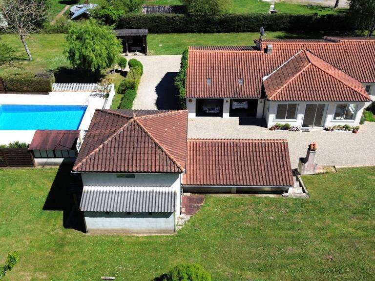 Plain-pied avec piscine et studio indépendant — photo 1
