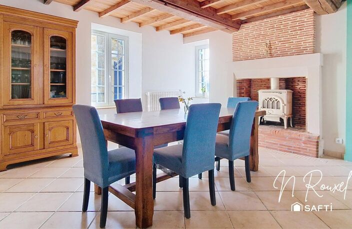 Bâtisse en pierre rénovée, 150 m², 3 chambres et plus, dépendance. — photo 2