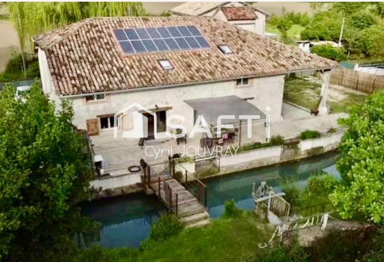 Belle maison en pierre — photo 1