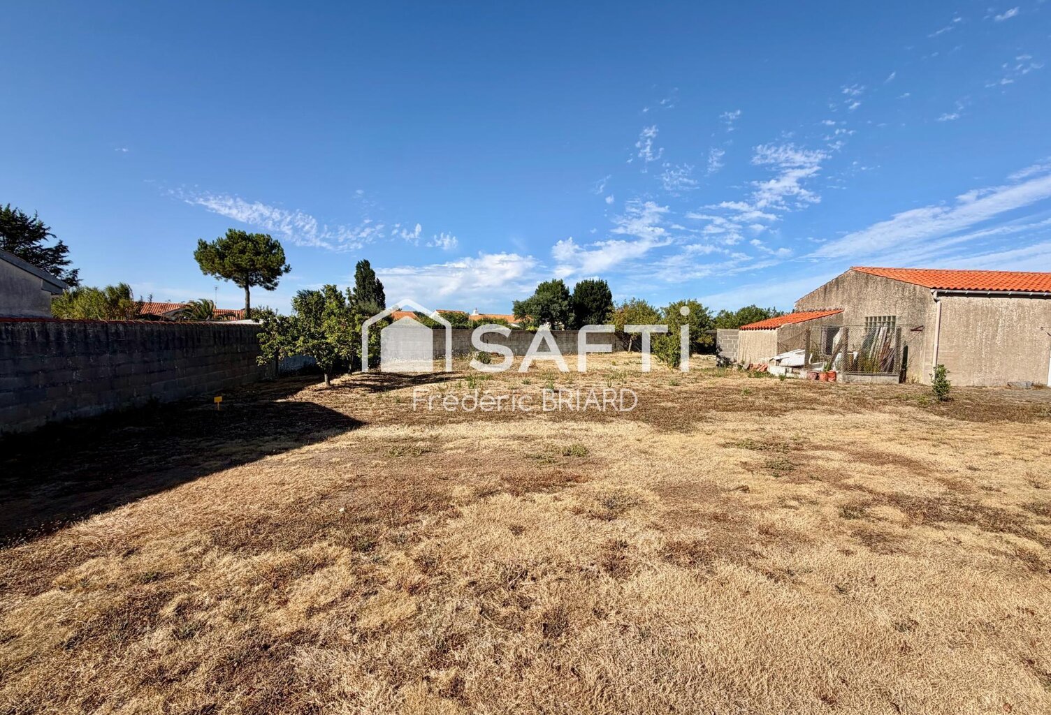 Terrain constructible 775m2 au Château d'Olonne — photo 1