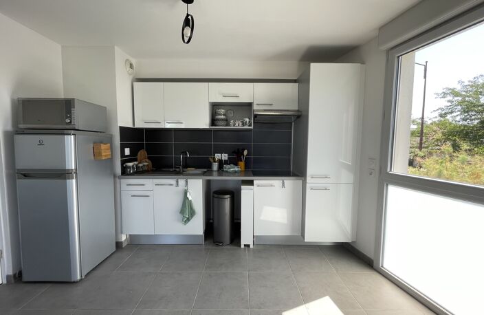 Location appartement 3 pièces 60 m² à Toulouse (31100) — photo 2