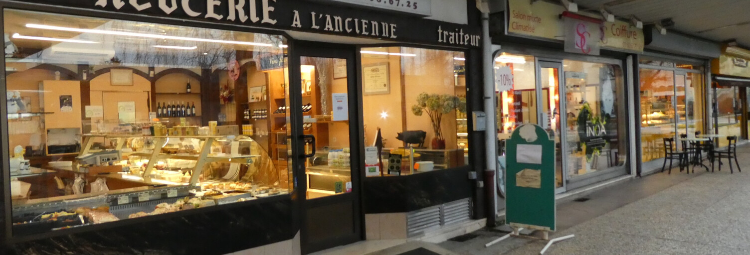 Commerce  105 m² à vendre à Vaux-le-Pénil (77000)