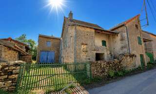 Maison 4 Pièces 240 m² à vendre à La Vineuse sur Fregande (71250)
