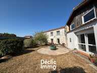 LA JARRIE  - Maison de caractère à fort potentiel avec dépendances, jardin et garage — photo 2