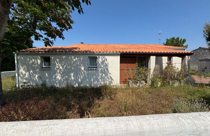 Maison de plain-pied avec garages et véranda - Au calme d'un village du Château-d'Oléron — photo 2