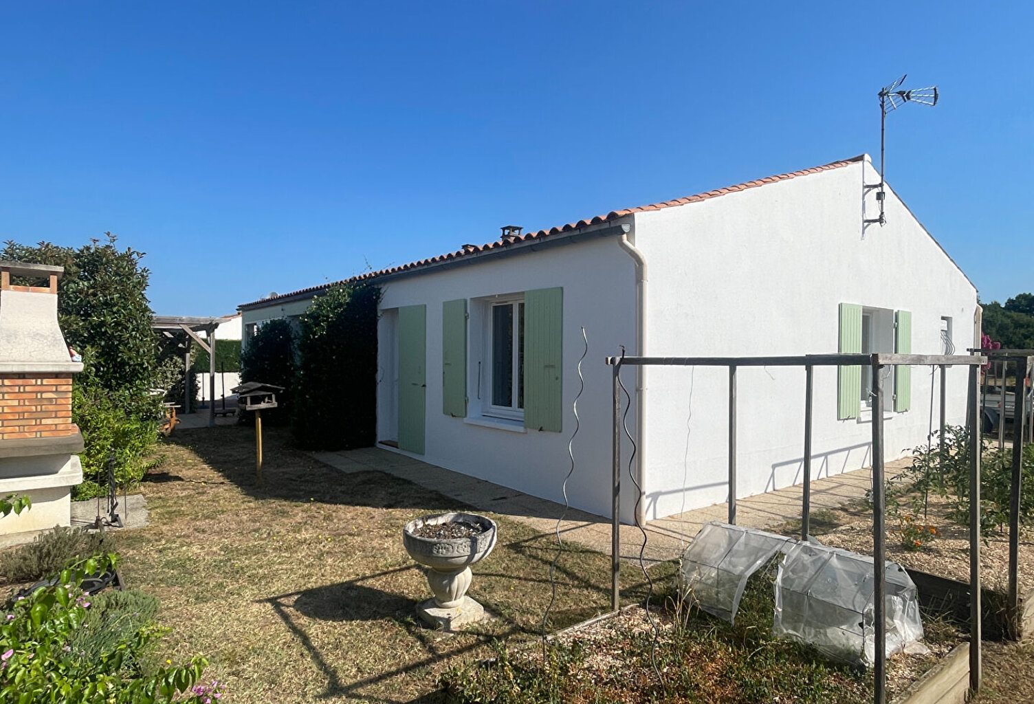 Maison 2 chambres avec véranda, garage et terrain de 578 m²  - Environnement calme — photo 1