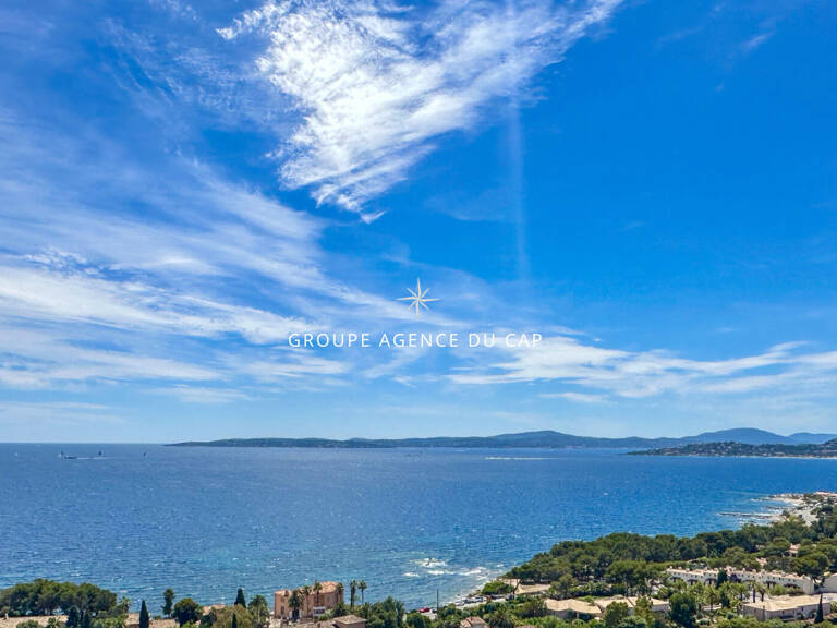 LES ISSAMBRES VILLA PROVENÇALE À RÉNOVER AVEC VUE MER PANORAMIQUE SUR LE GOLFE DE SAINT TROPEZ PISCINE GARAGE — photo 1