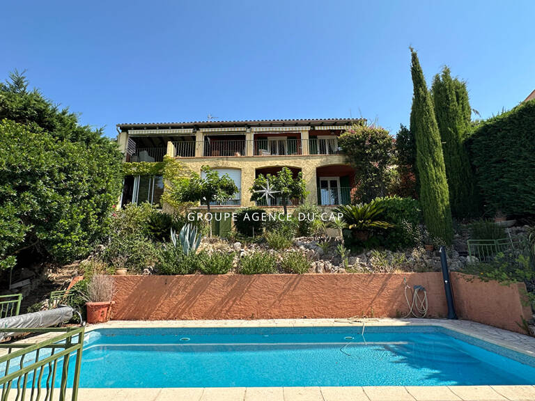 A VENDRE  VILLA PROVENÇALE  VUE MER PISCINE GARAGE AUX ISSAMBRES — photo 1