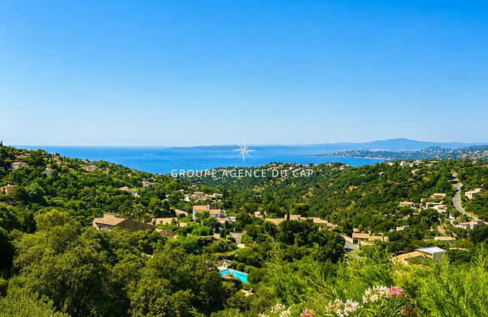 A VENDRE  VILLA PROVENÇALE  VUE MER PISCINE GARAGE AUX ISSAMBRES — photo 2