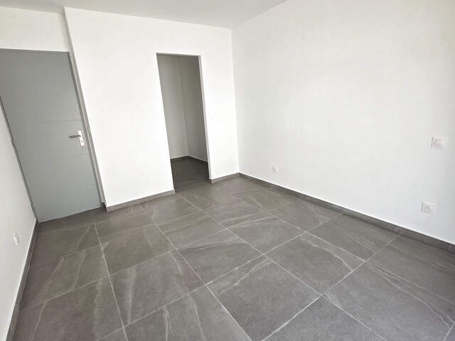 A vendre villa contemporaine neuve — photo du bien