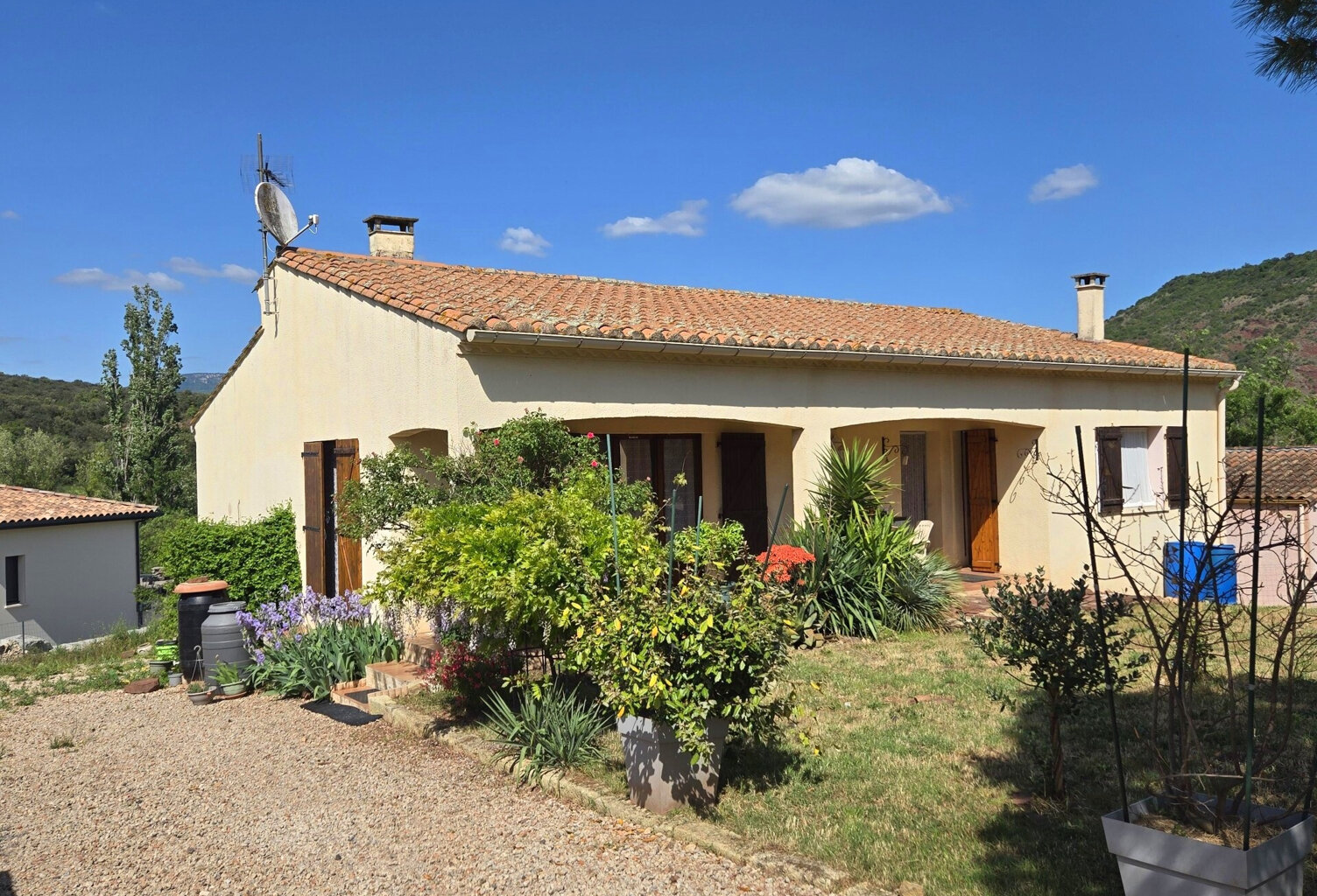 A vendre villa 4 chambres terrain 1500 m2 — photo 1