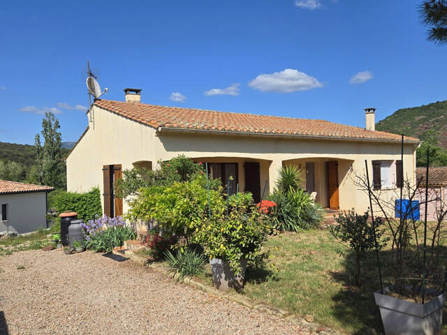 A vendre villa 4 chambres terrain 1500 m2 — photo du bien