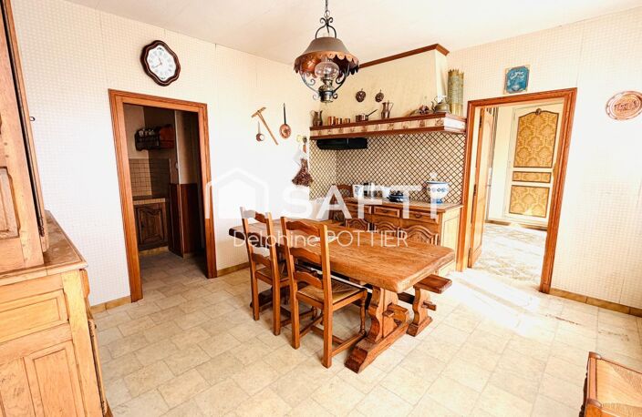 Ensemble immobilier à restaurer, possibilité de faire 4 à 6 logements et garages — photo 2