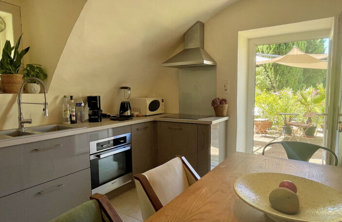 Authentique maison en pierre avec jardin commerces à pieds — photo 2