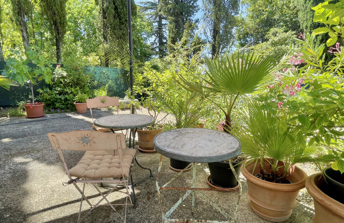 Authentique maison en pierre avec jardin commerces à pieds — photo 4