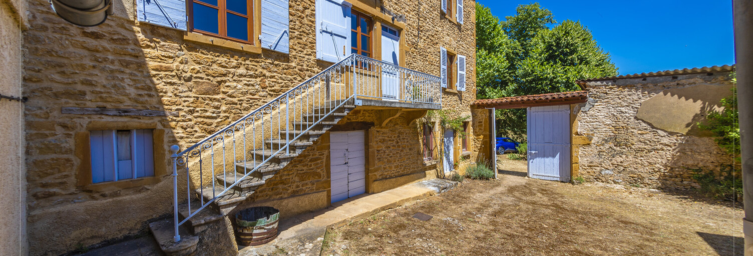 Maison 8 Pièces 200 m² à vendre à Val d'Oingt (69620)