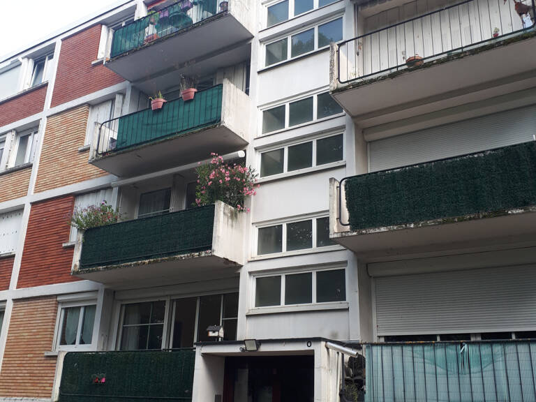 F3 75M2 avec balcon, cave et garage — photo 1
