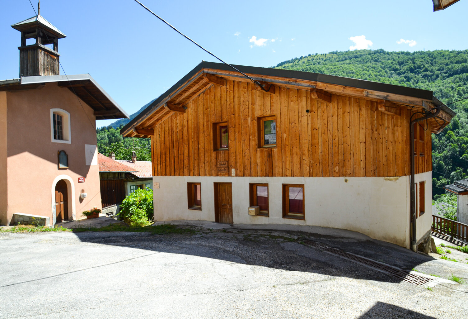 Ensemble immobilier - 6 appartements — photo 1