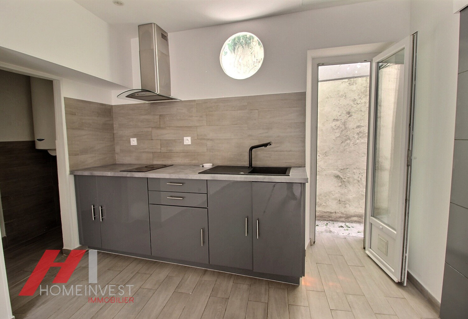 MARSEILLE 13006   T2 RÉNOVÉ AVEC COURETTE, IDÉAL PREMIER ACHAT OU INVESTISSEMENT — photo 1