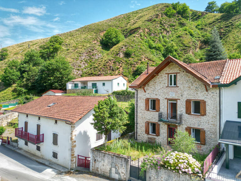 Maison mitoyenne en pierre à Urepel — photo 1