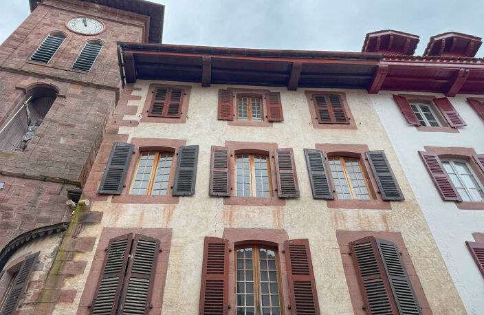 Ensemble de 4 logements au centre ville de St Jean Pied de P — photo 3