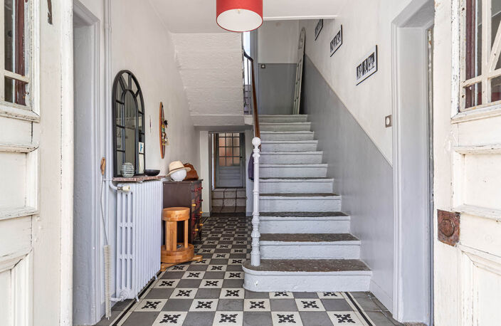 Maison de caractère familiale 6 chambres + bureau avec jardin à Neuville-sur-Saône — photo 3