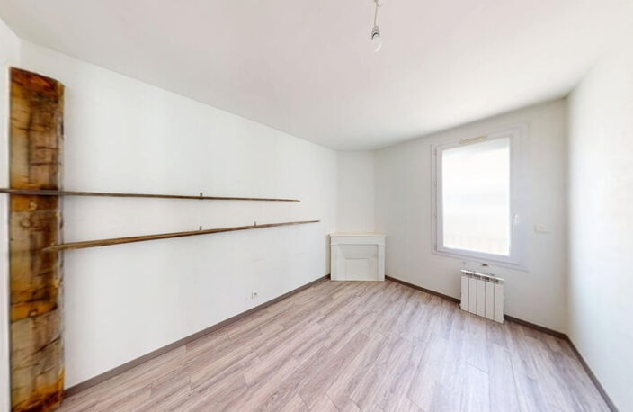 Appartement duplex    83 m2 Carrez / 101 m2 au sol   Proche — photo 5