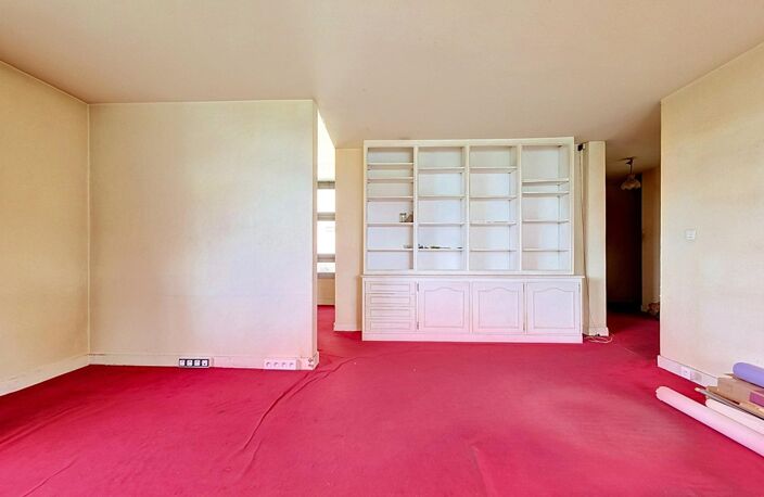APPARTEMENT A RENOVER 90M² EN LISIERE DE MONTREUIL — photo 2