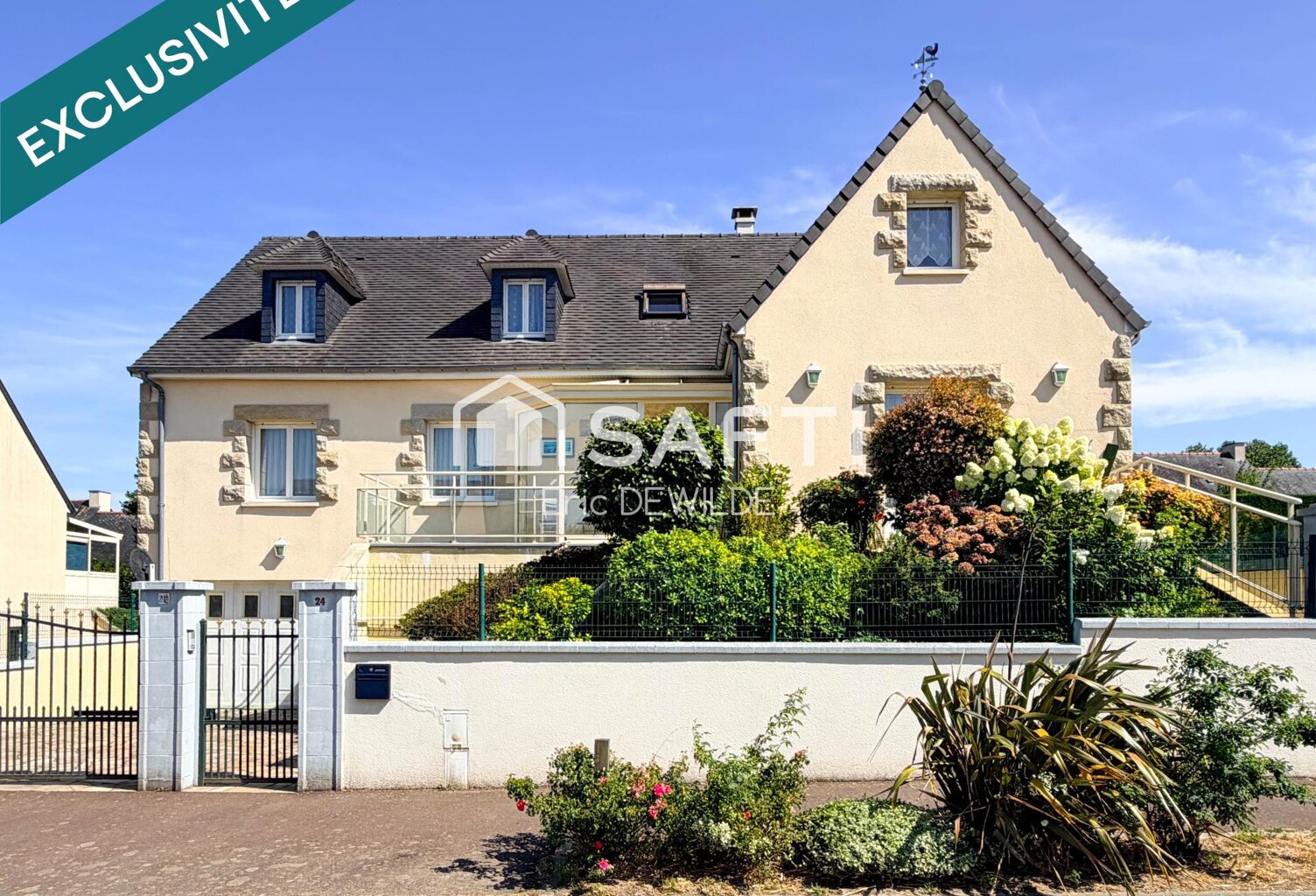 Grande maison familiale au cœur de Sartilly — photo 1