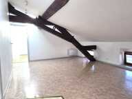 Appartement de charme au dernier étage  Centre-ville de Bourg-en-Bresse — photo 2