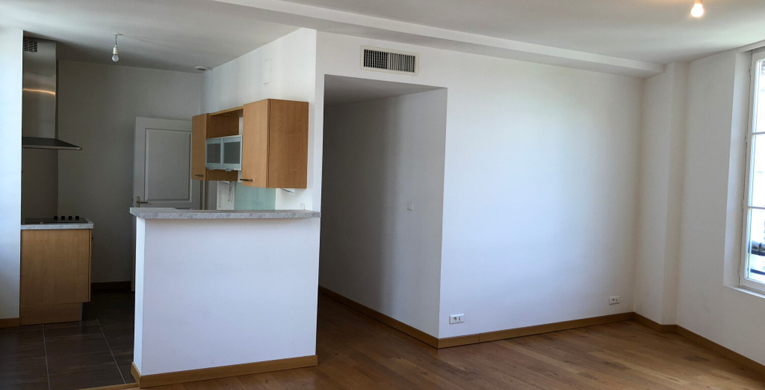 T III +CAVE + garage POITIERS - 3 pièce(s) - 81.19 m2 — photo 1