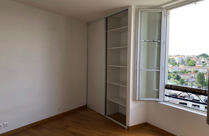 T III +CAVE + garage POITIERS - 3 pièce(s) - 81.19 m2 — photo 2