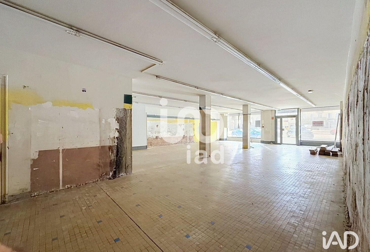 Location Boutique/Local commercial 179 m&sup2; — photo 1