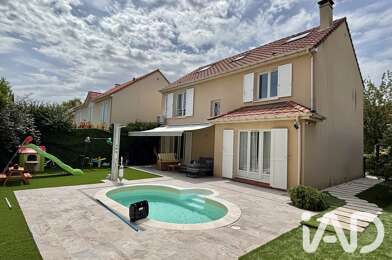 Maison 8 pièces 2500 €