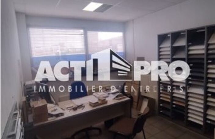 Entrepot à louer — photo 4